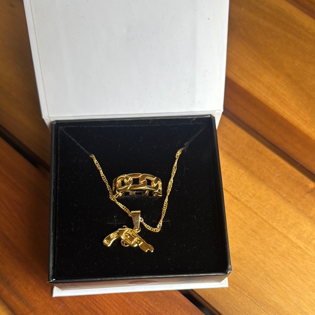 Gold Jewelry Set With Gun Necklace And Ring